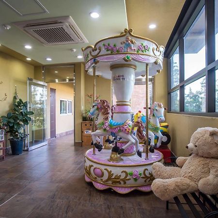 Famille Spa Resort Seogwipo Dış mekan fotoğraf