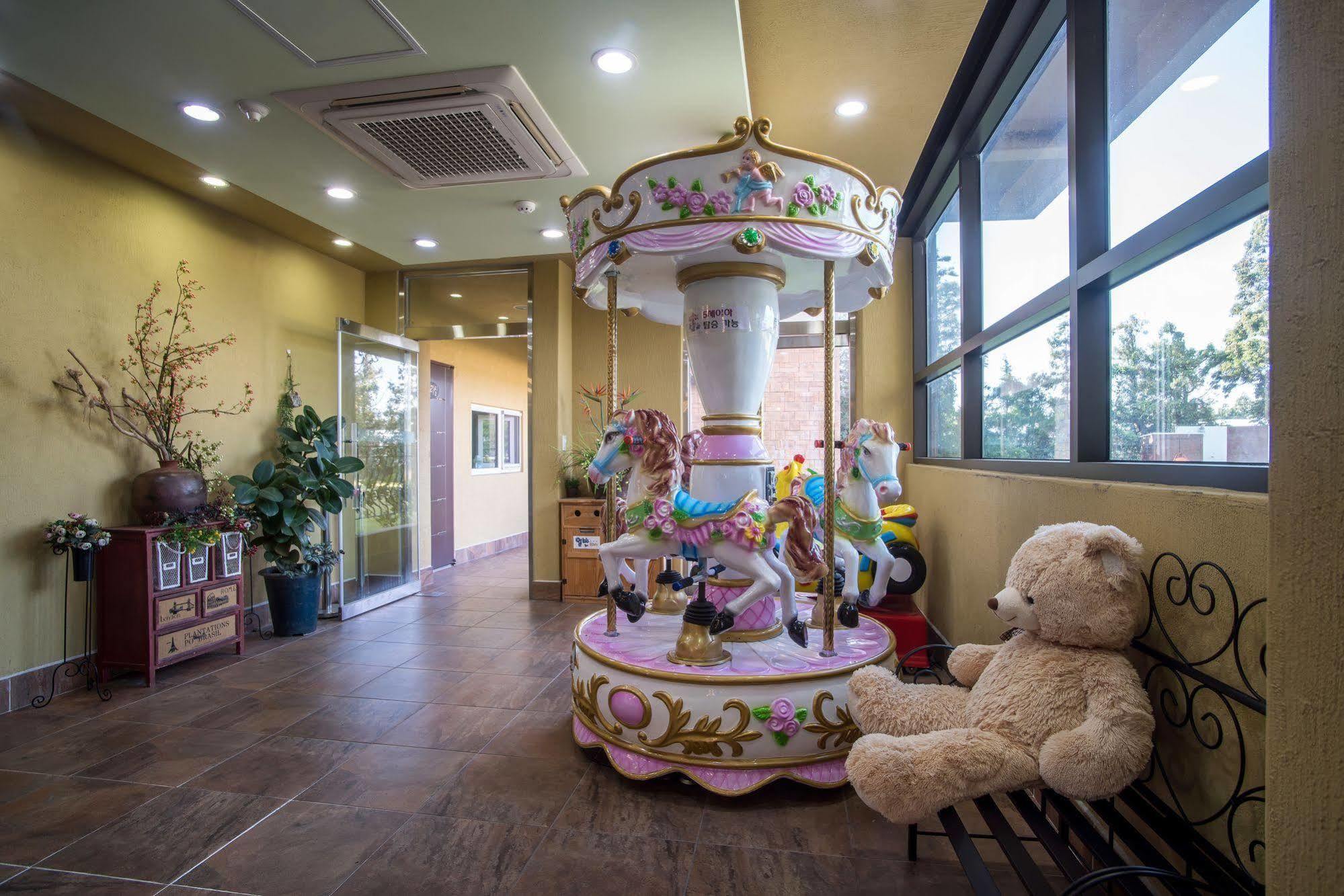 Famille Spa Resort Seogwipo Dış mekan fotoğraf