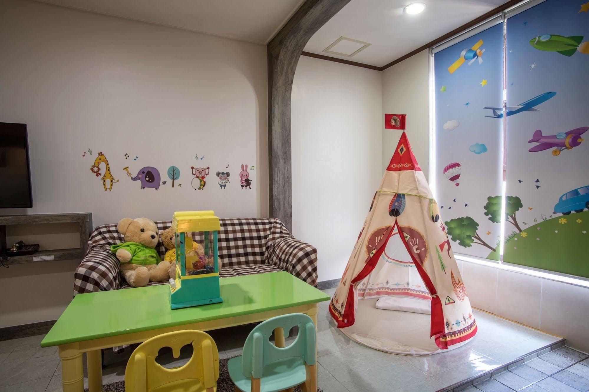 Famille Spa Resort Seogwipo Dış mekan fotoğraf