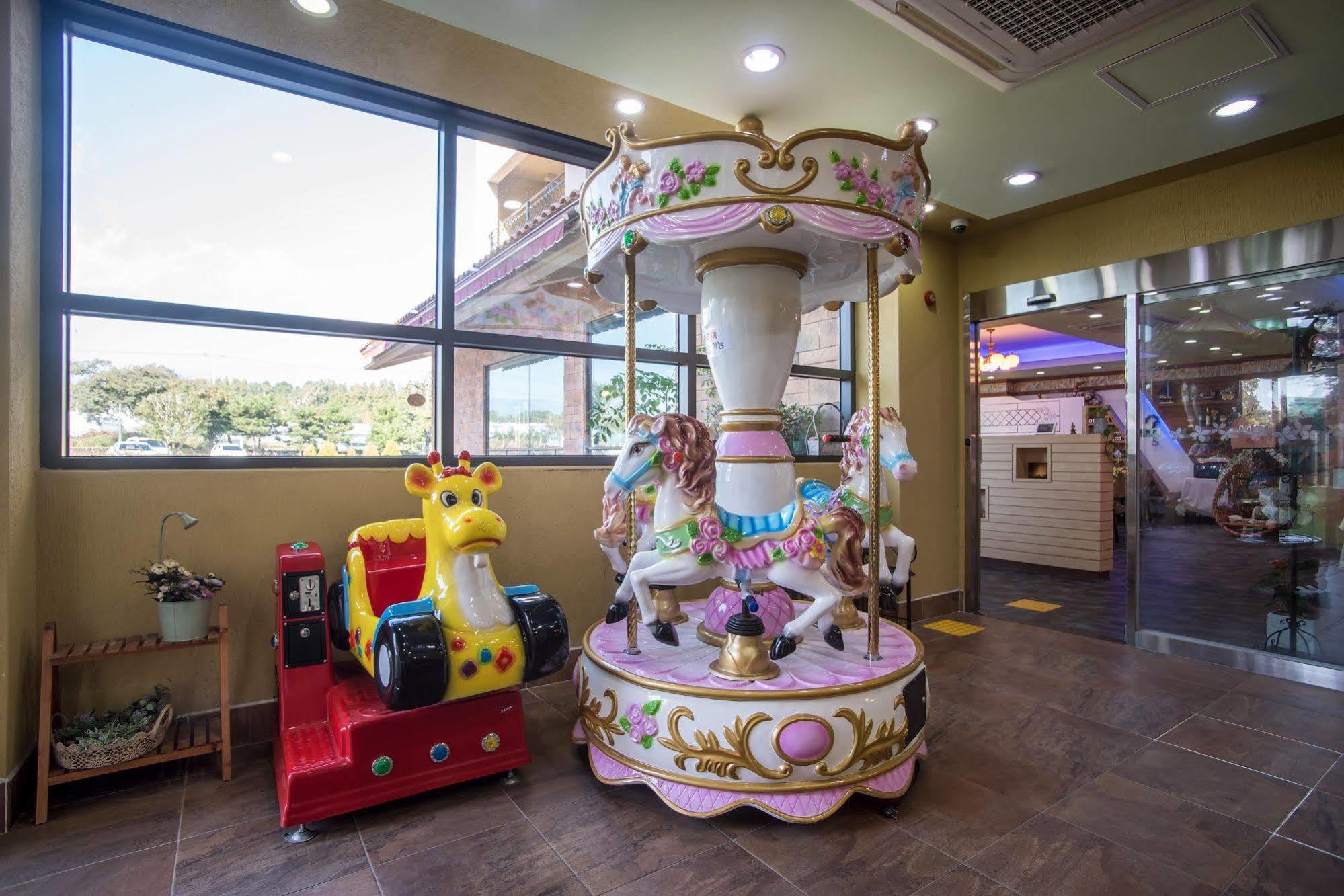 Famille Spa Resort Seogwipo Dış mekan fotoğraf