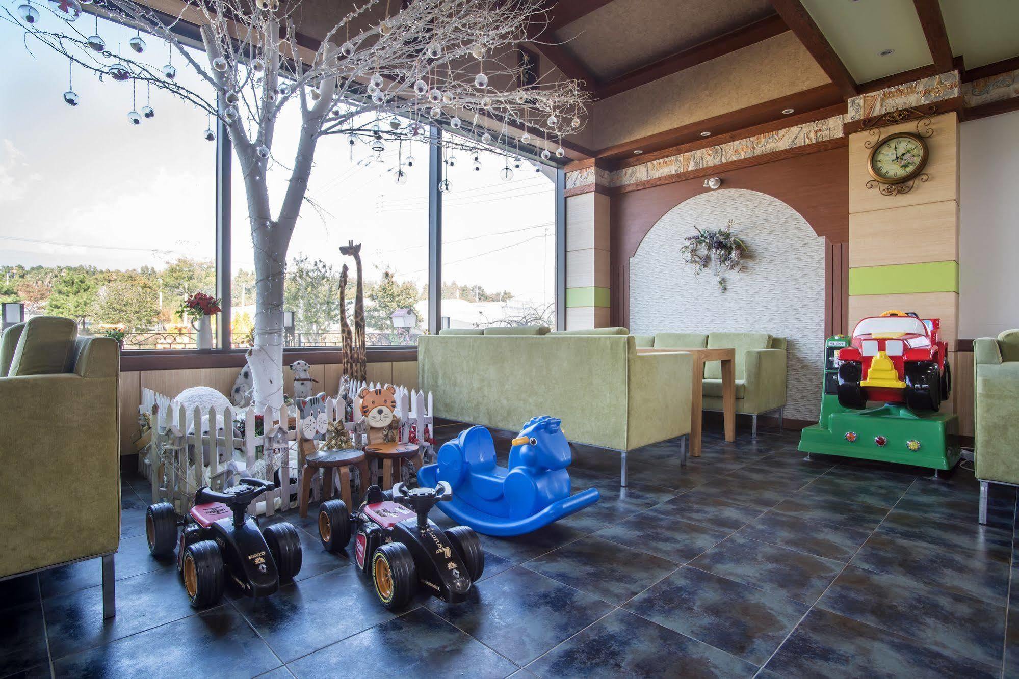 Famille Spa Resort Seogwipo Dış mekan fotoğraf