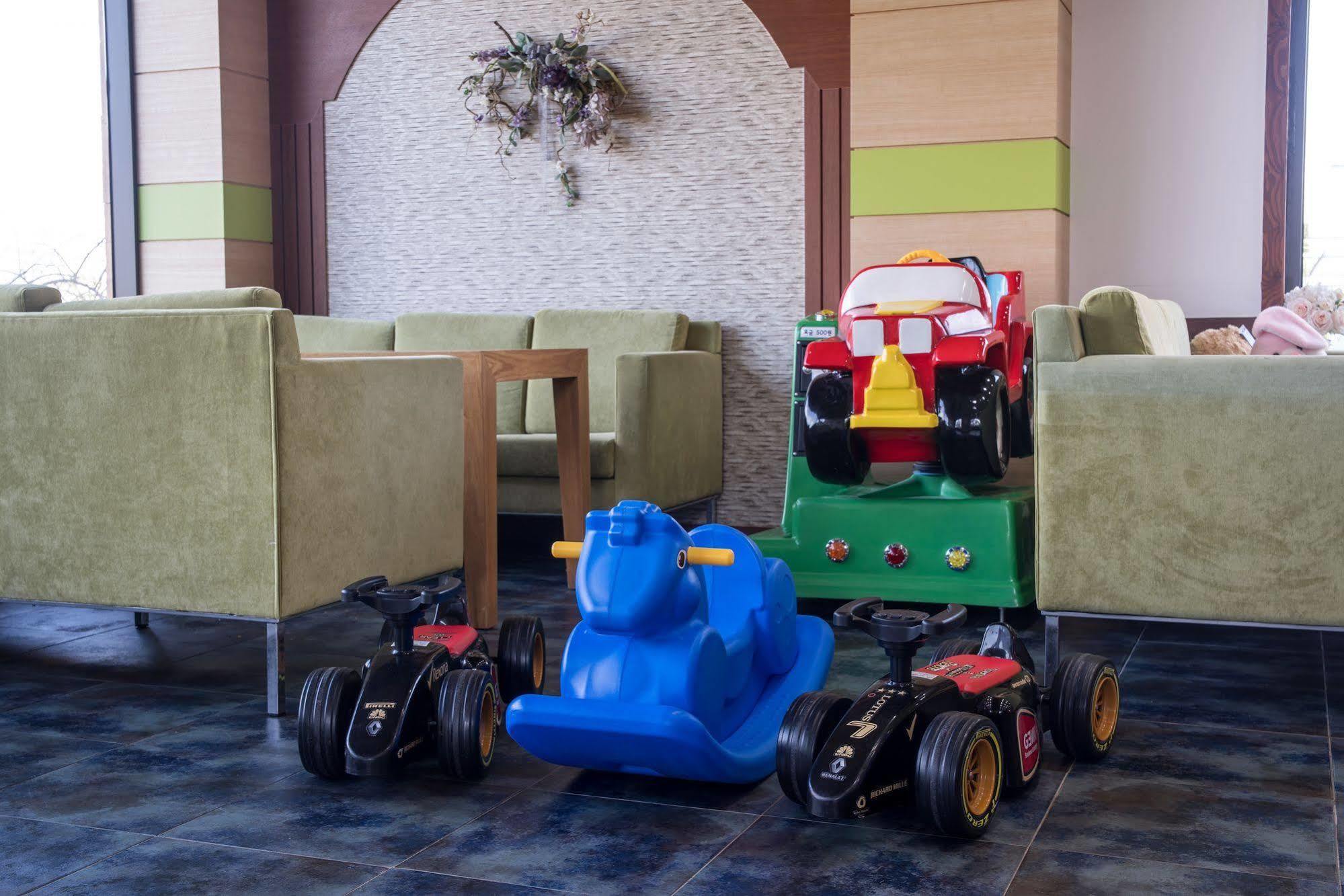 Famille Spa Resort Seogwipo Dış mekan fotoğraf