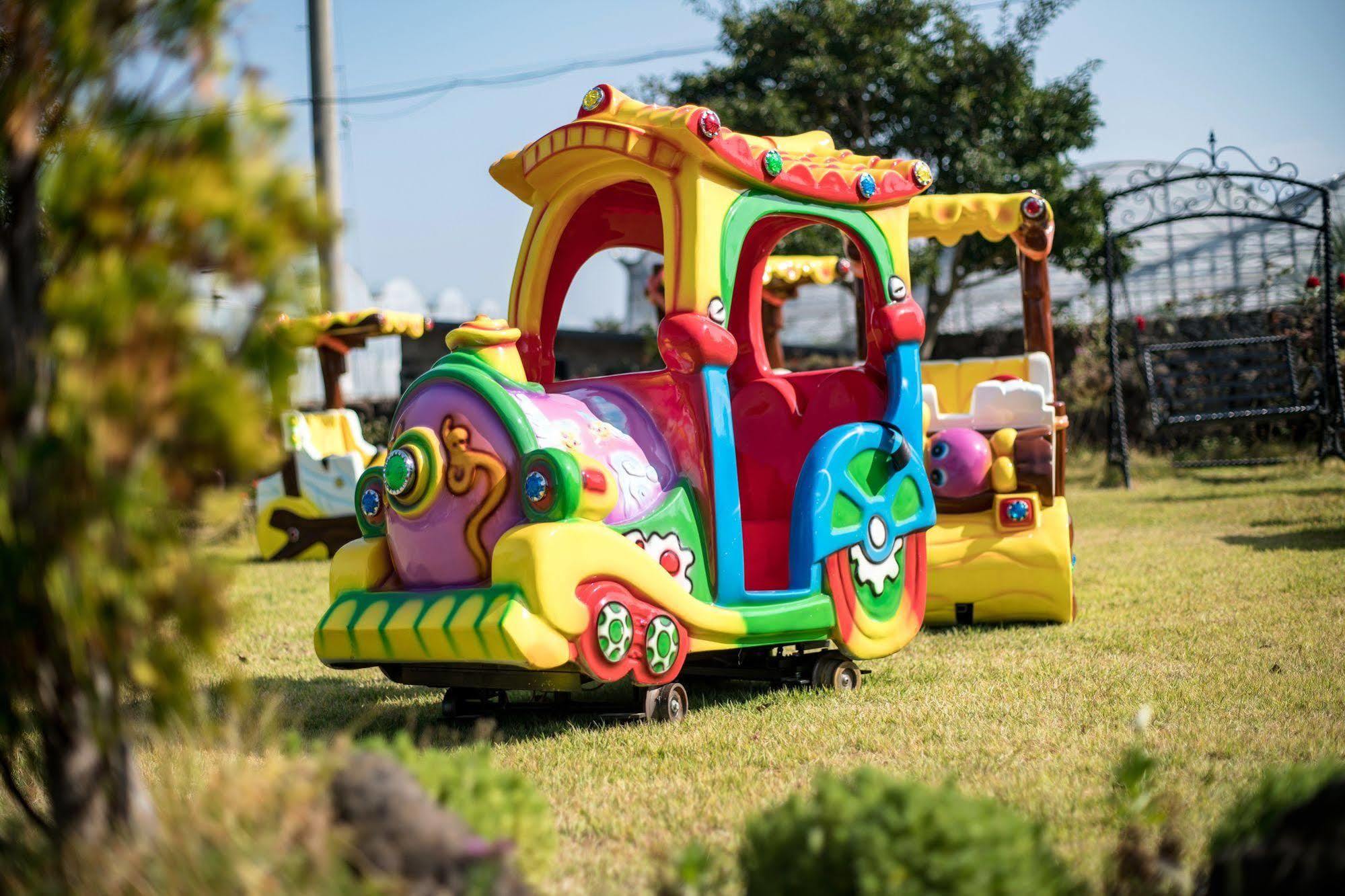Famille Spa Resort Seogwipo Dış mekan fotoğraf