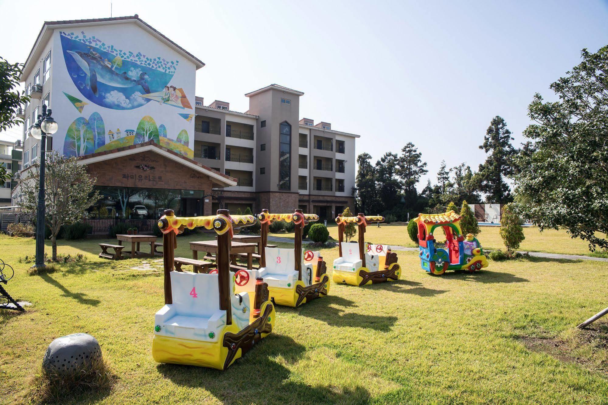 Famille Spa Resort Seogwipo Dış mekan fotoğraf