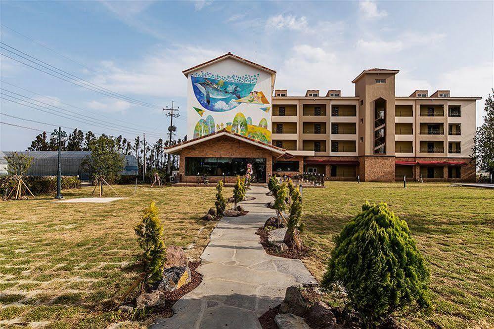 Famille Spa Resort Seogwipo Dış mekan fotoğraf