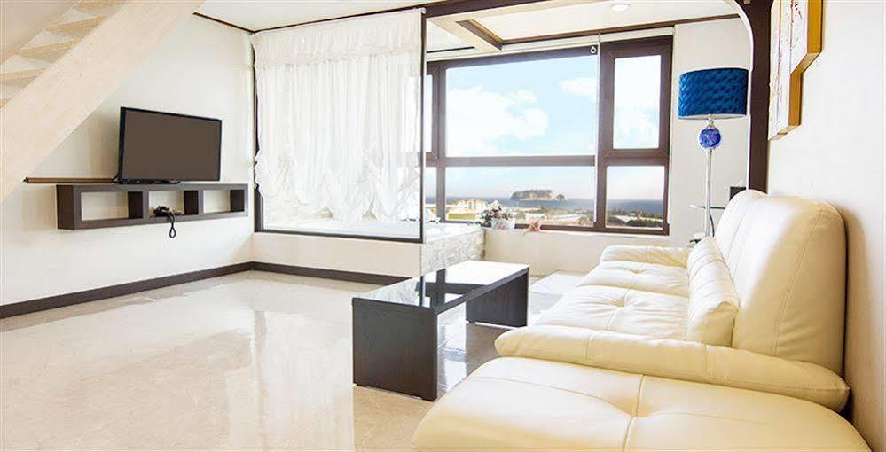 Famille Spa Resort Seogwipo Dış mekan fotoğraf